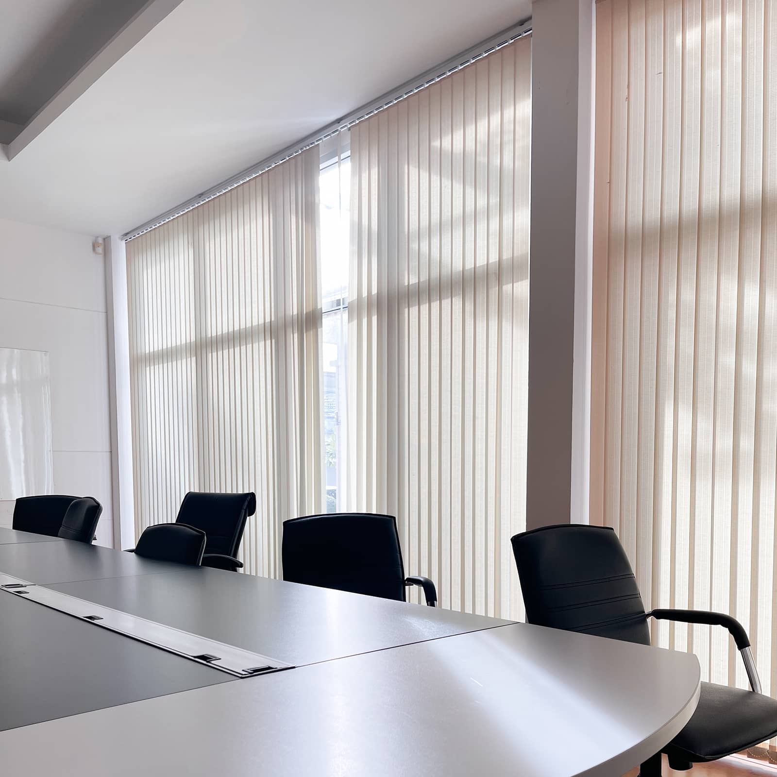 Commercial Custom Window Treatments in New York - Office & Conference Rooms, Restaurants, Skyscrapers